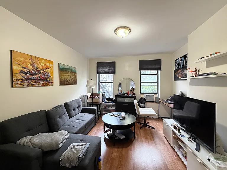 408 W 51st St #402 — Photo 1