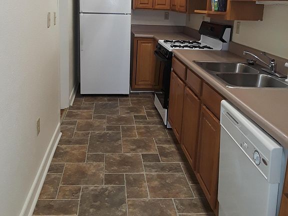 2nd image of 30 Bender Ct