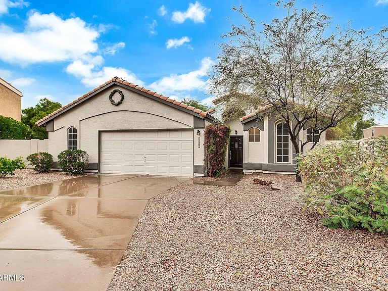 9379 E Windrose Dr — Photo 5
