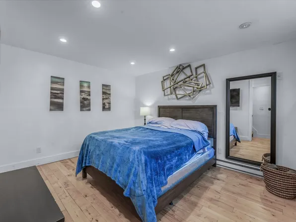 698 Lexington Avenue image 33 of 36