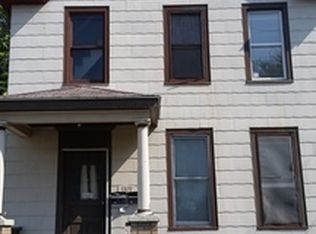1314 11th St #1, Moline, IL 61265