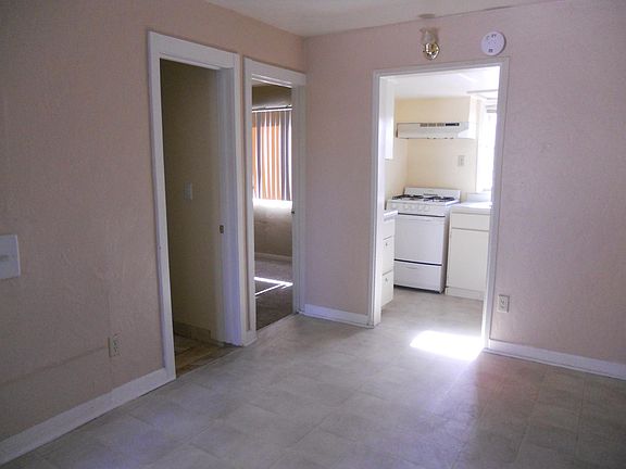 4th image of 1117 Garden St APT B