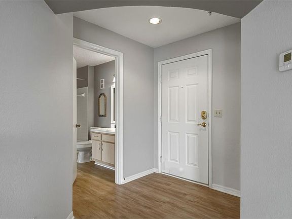 4th image of 7300 Westpointe Blvd APT 725