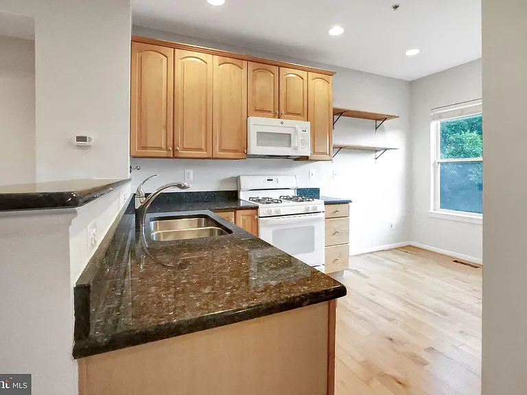 2133 12th Pl NW — Photo 7