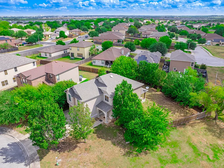 141 Clover Cv — Photo 54