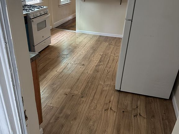 4th image of 85 Davis St #1