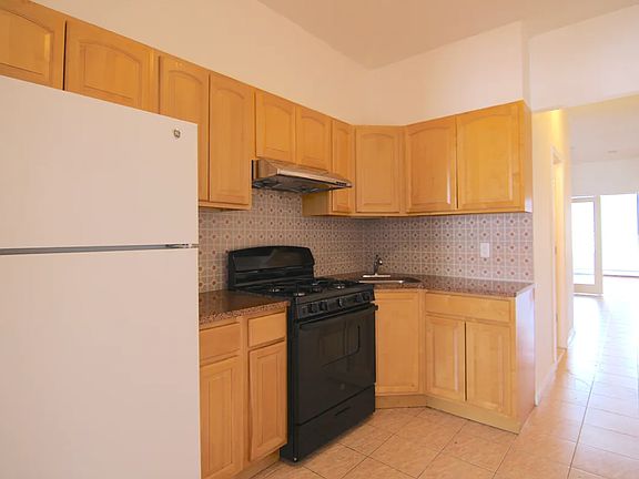 4th image of 253 Wilson Ave APT 3R