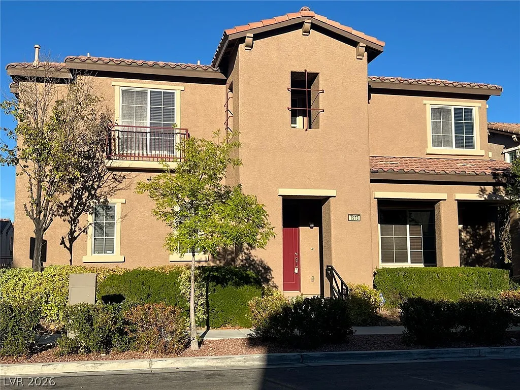 3 bed, 2.5 bath, 1990 sqft, $2,550 — Photo 1