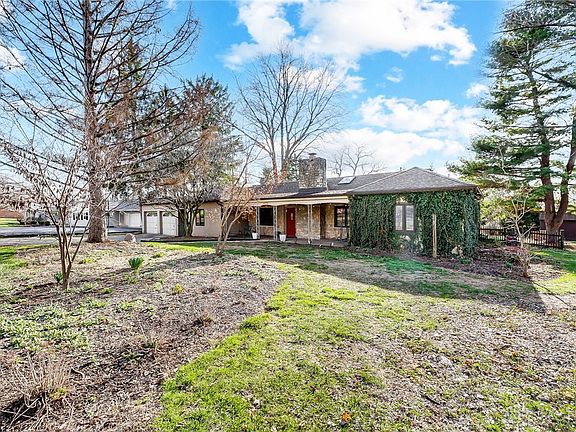 2nd image of 4775 Burnham Ln