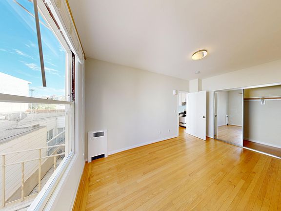 3rd image of 1660 Bay St #5117642