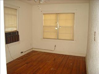 3rd image of 819 N Market Ave