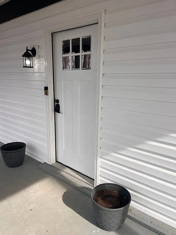 2 bed, 1.0 bath, 1300 sqft, $1,550 — Photo 2