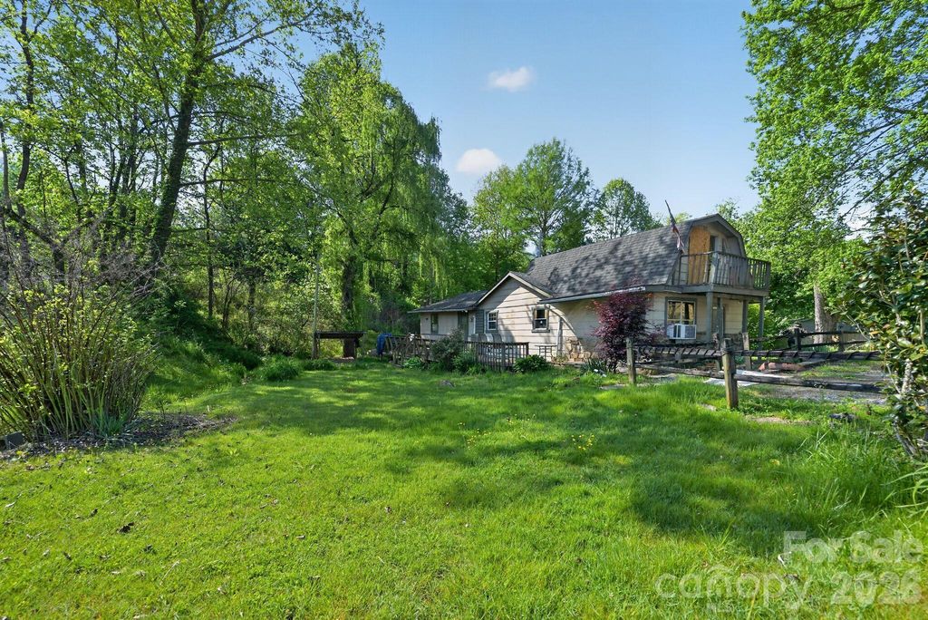 44 Dragonfly Ln, Whittier, NC - View 3