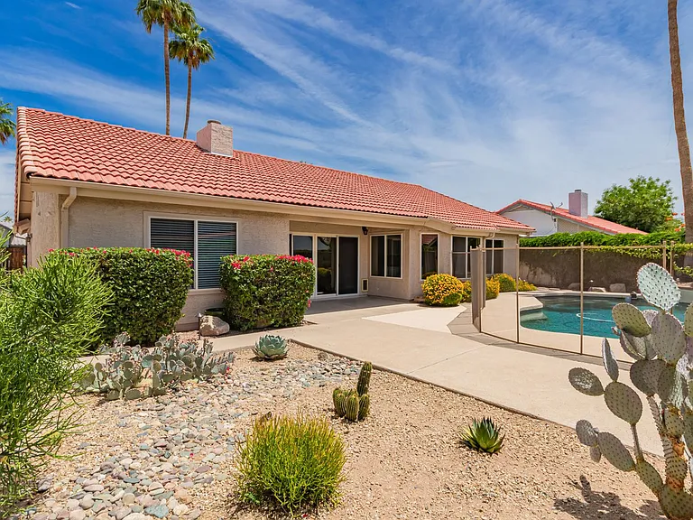 11115 E Mercer Ln — Photo 34