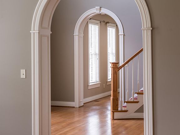5th image of 4837 Chelmsbury Ln