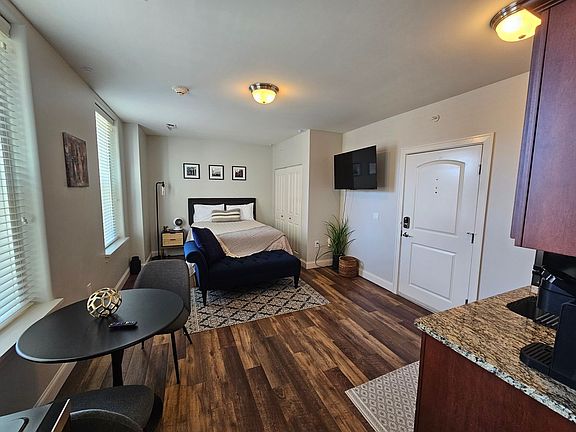 5th image of 17 E University Ave APT 314