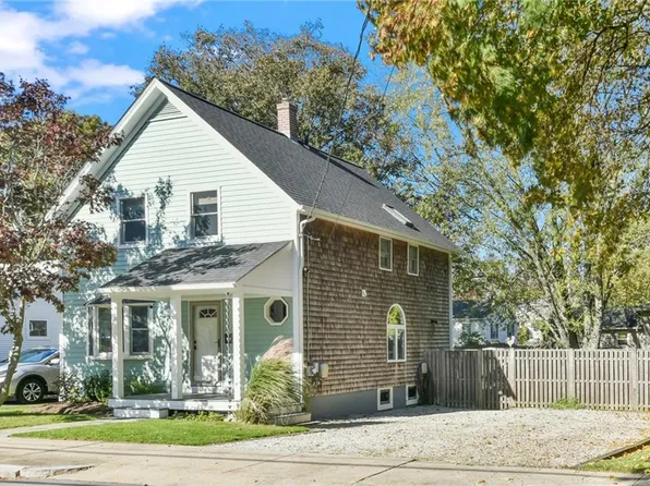 94 Turner Ave E, Riverside, RI 02915