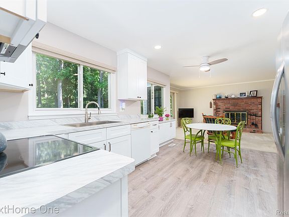 5th image of 6448 Grand Circle Dr