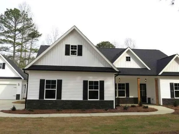 60 Lake Tanisha Dr, Dallas, GA 30157