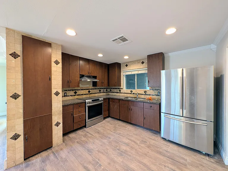 13208 W Tuckey Ln — Photo 45