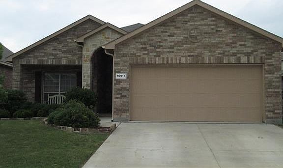 2nd image of 10913 Emeraldpark Ln