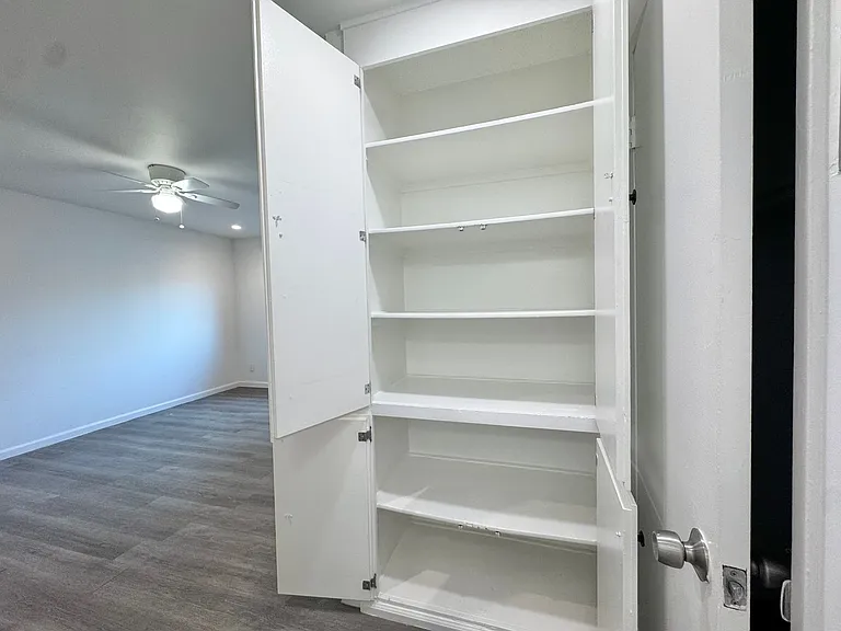 3860 Mentone Ave — Photo 13