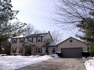 17660 Plum Creek Trl, Chagrin Falls, OH 44023