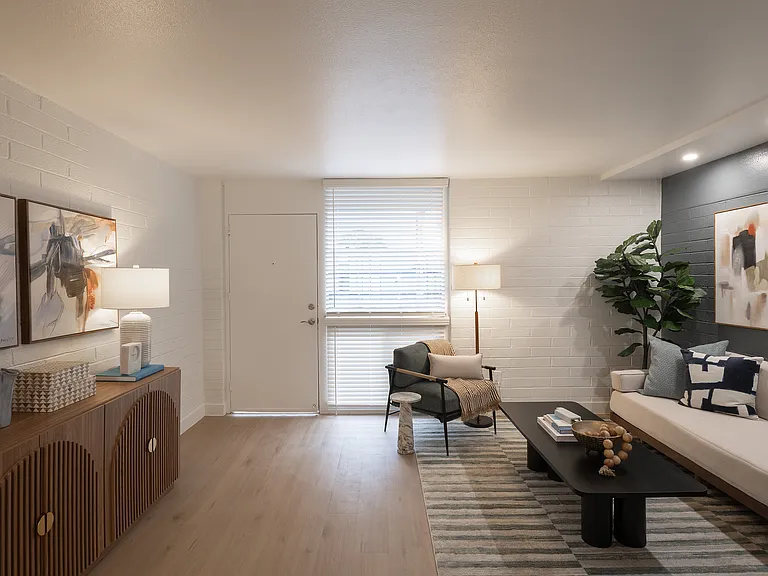 Living Space & Entry