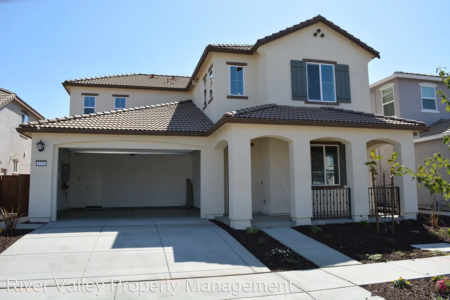1934 Brogan Dr photo 1