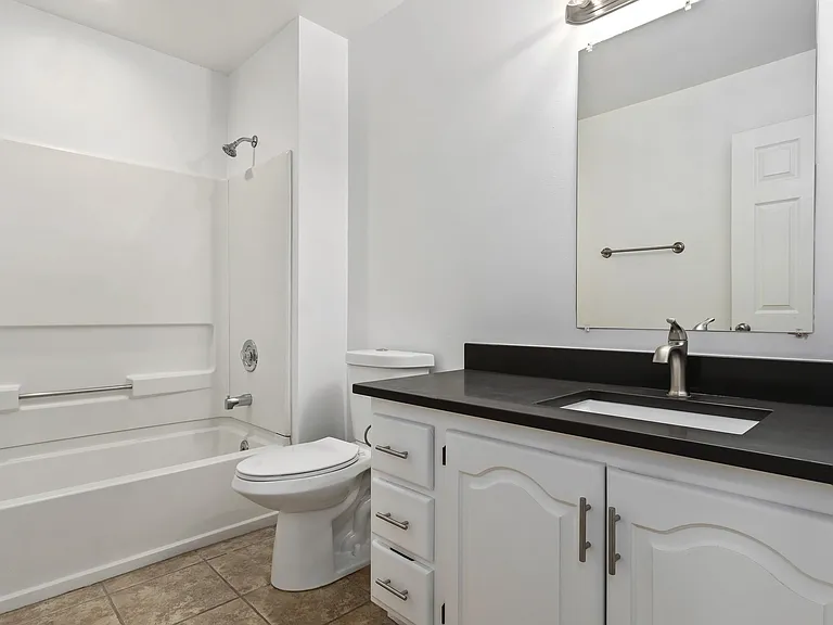 867 N 450 W — Photo 17
