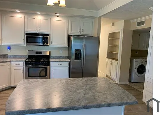3614 Pinoak Dr — Photo 6