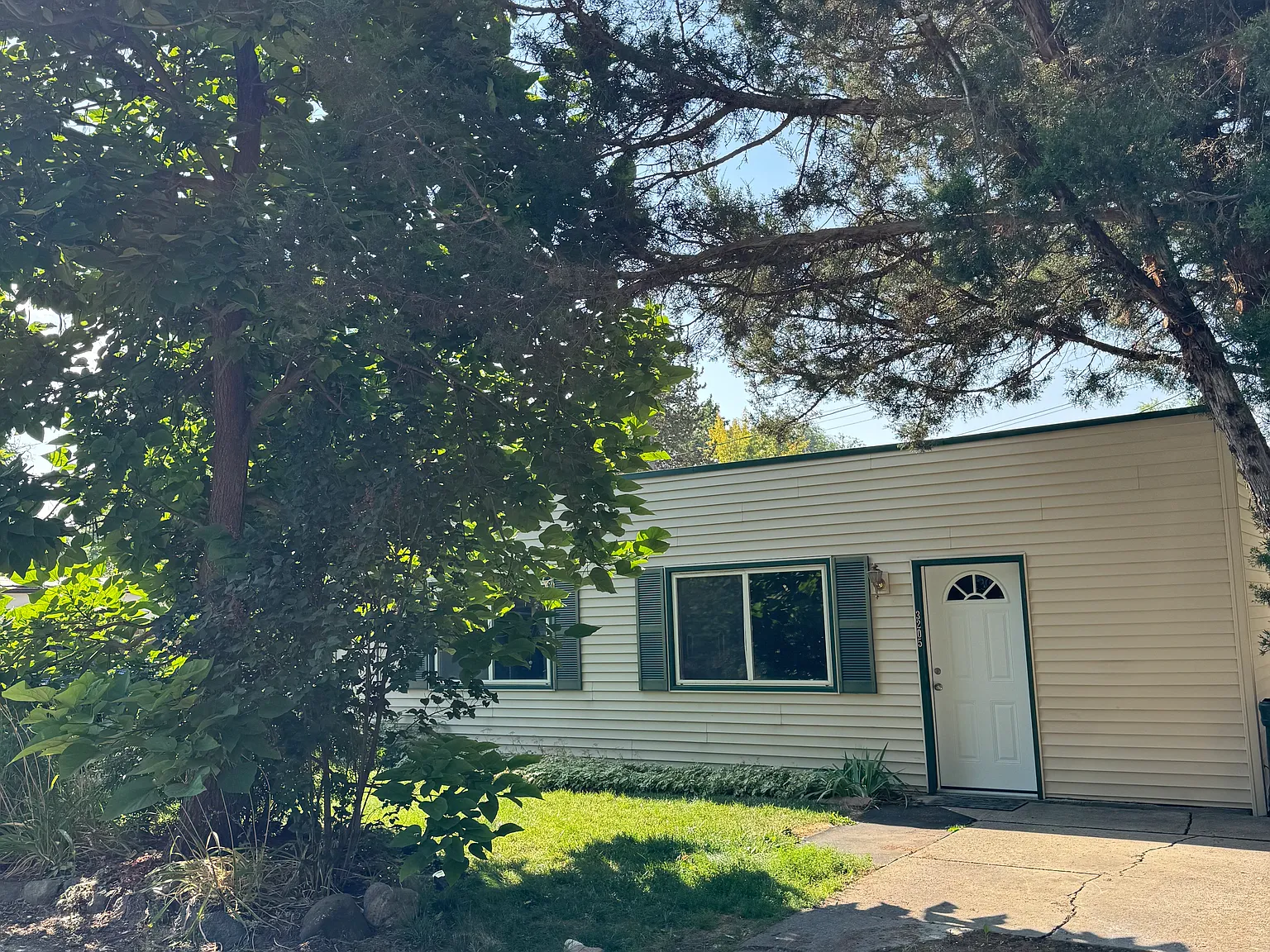 1 bed, 420 sqft, $1,195 — Photo 1