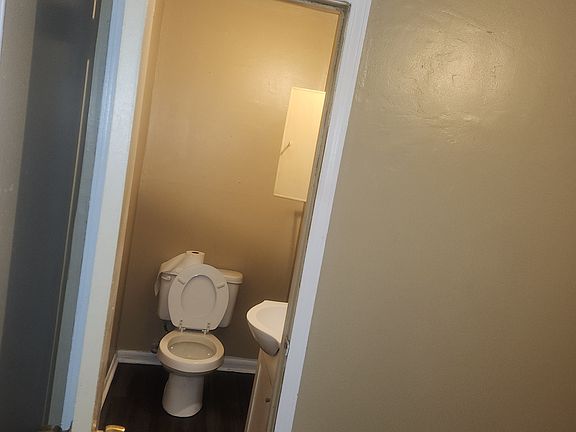 Master bedroom bathroom