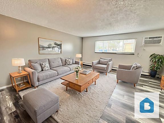 2nd image of 1691 Moore Ave #11