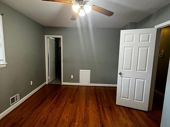 3rd image of 7706 Fanwood Ct