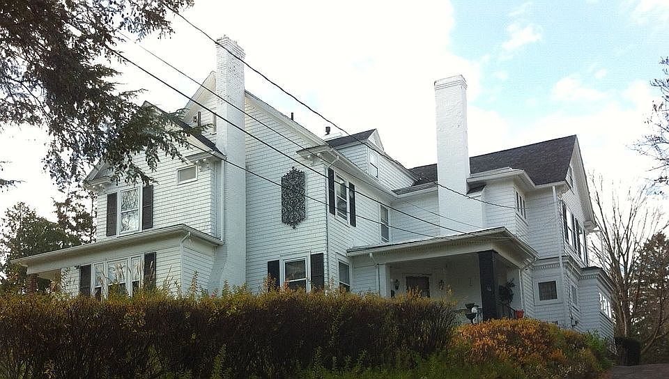 1st image of 107 Sedgwick Dr