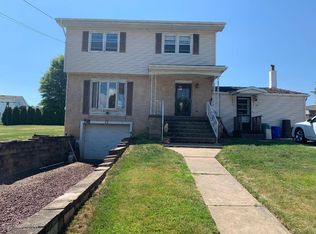 718 River Rd, Wilkes Barre, PA 18706
