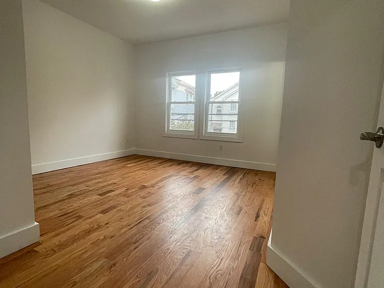 38 Tillinghast St #3R — Photo 3