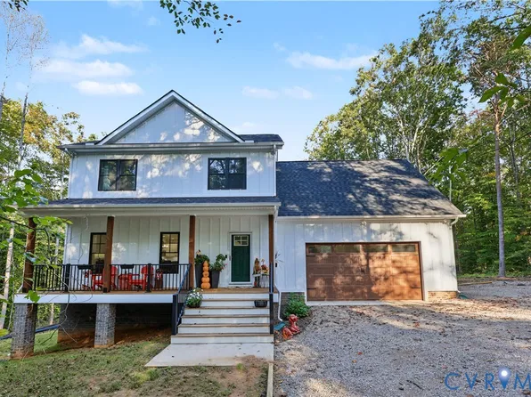 3851 County Line Rd, Kents Store, VA 23084