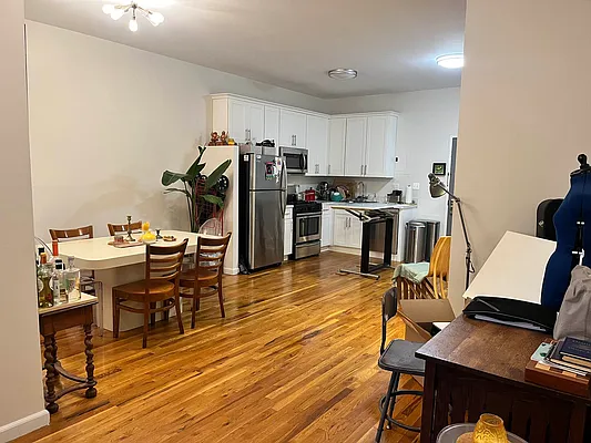 Rented by Standard Living Realty Inc | media 9