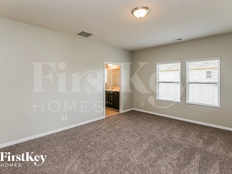 2000 Yellow Daisy Dr — Photo 10