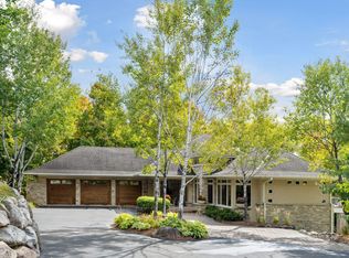 3923 Tramore Ln, Deephaven, MN 55391