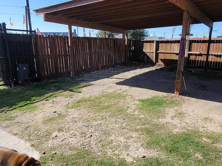 2303 Haldane Dr — Photo 22