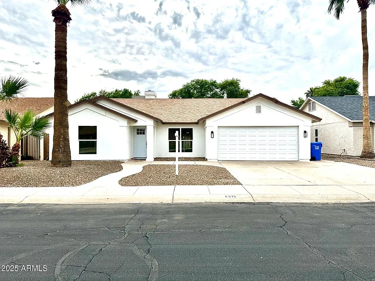 4515 E Briarwood Ter — Photo 1