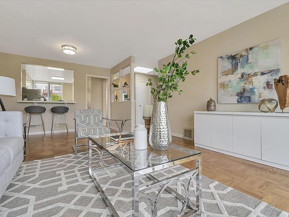 3rd image of 49 Teresa St