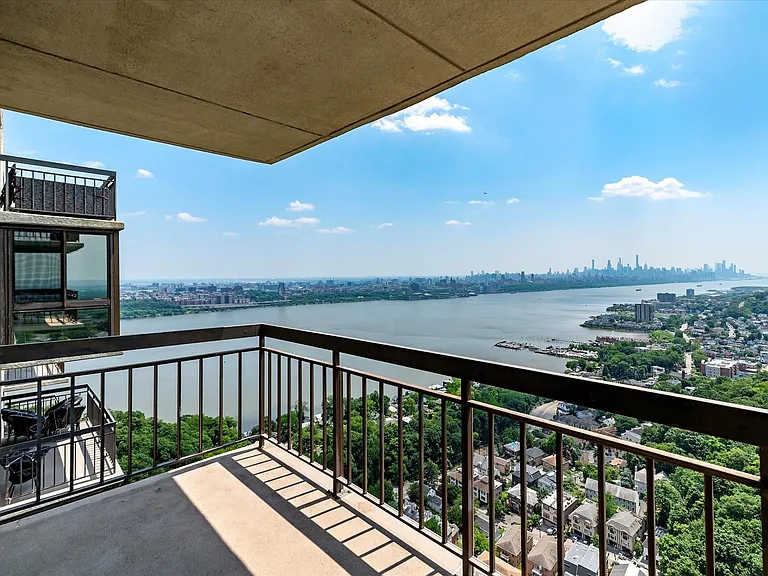 200 Old Palisade Rd #Penthouse 4/5 — Photo 36