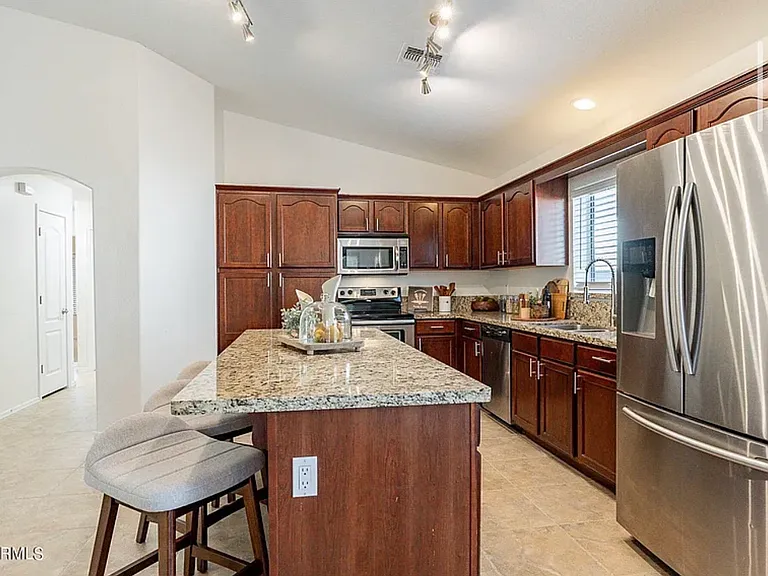38645 N Lamar Dr — Photo 17
