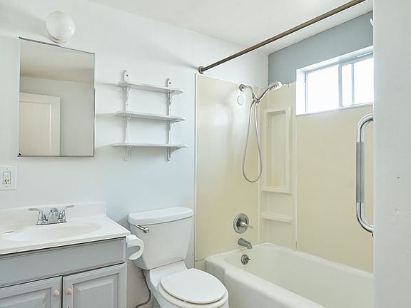 2nd image of 1515 1st St