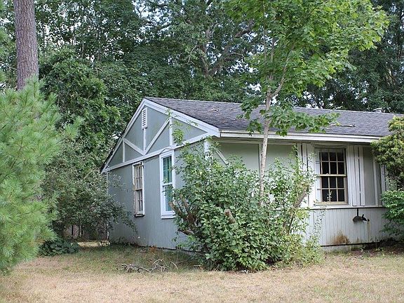 2nd image of 7 Christopher Dr