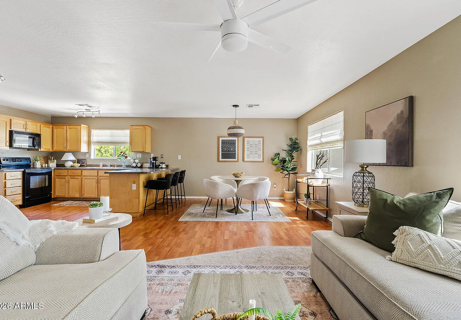 2 bed, 1.0 bath, 900 sqft, $3,000 — Photo 3